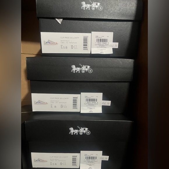 NWT Coach Outlet Clip Low Top Sneaker In Rainbow Signature Canvas Woman‘s - Picture 7 of 9